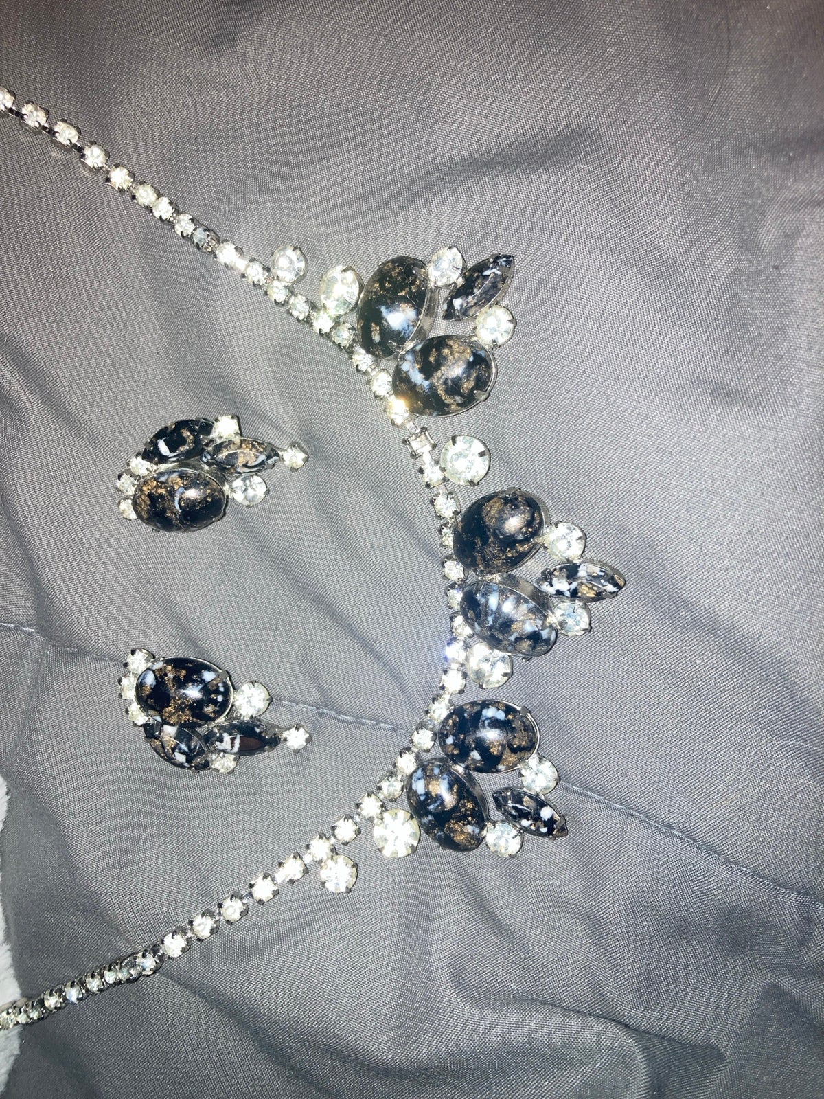 Vintage Glass & Mineral Crystal Classy Earrings And Necklace Set