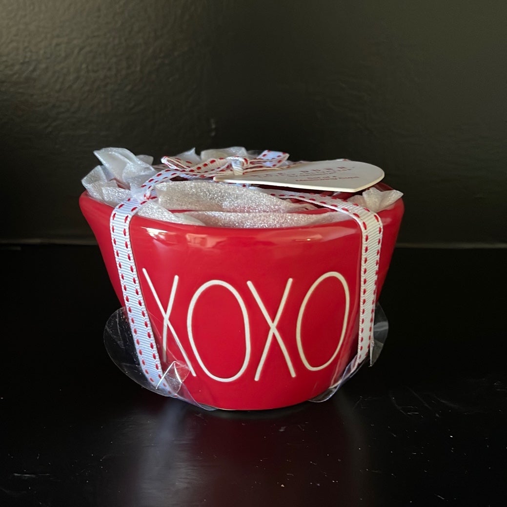 Rae Dunn XOXO Red measuring cups