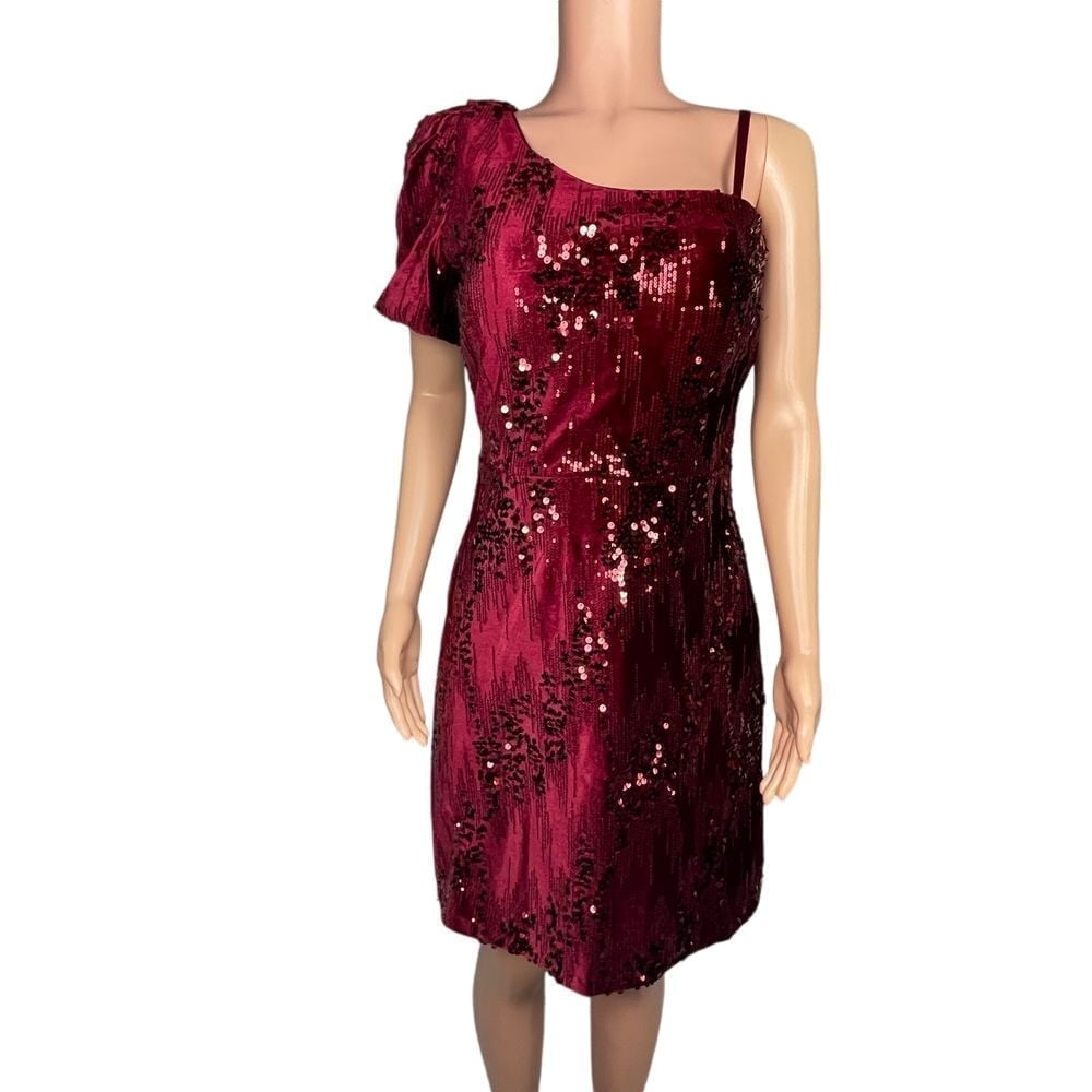 Kensie one shoulder Burgundy Wine sequin cocktail dress, size 8, holiday party