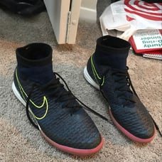 Magista Size 9.5 Soccer Shoes