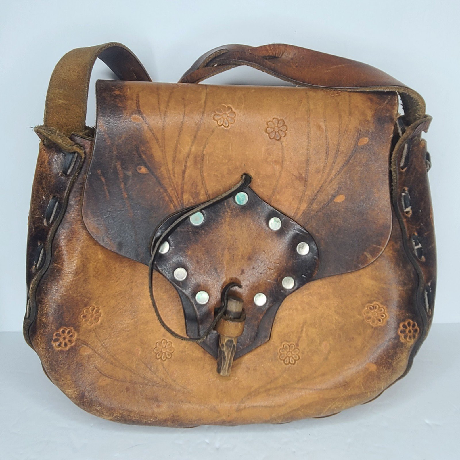 Vintage Hand Tooled Leather Boho Toggle Festival Shoulder Handbag Purse 70s