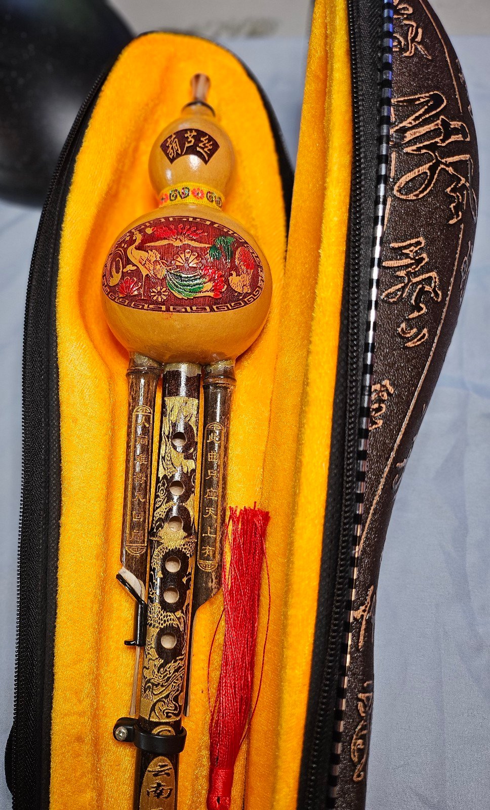CHINESE HULUSI BAMBOO FLUTE WITH CASE. KEY OF C