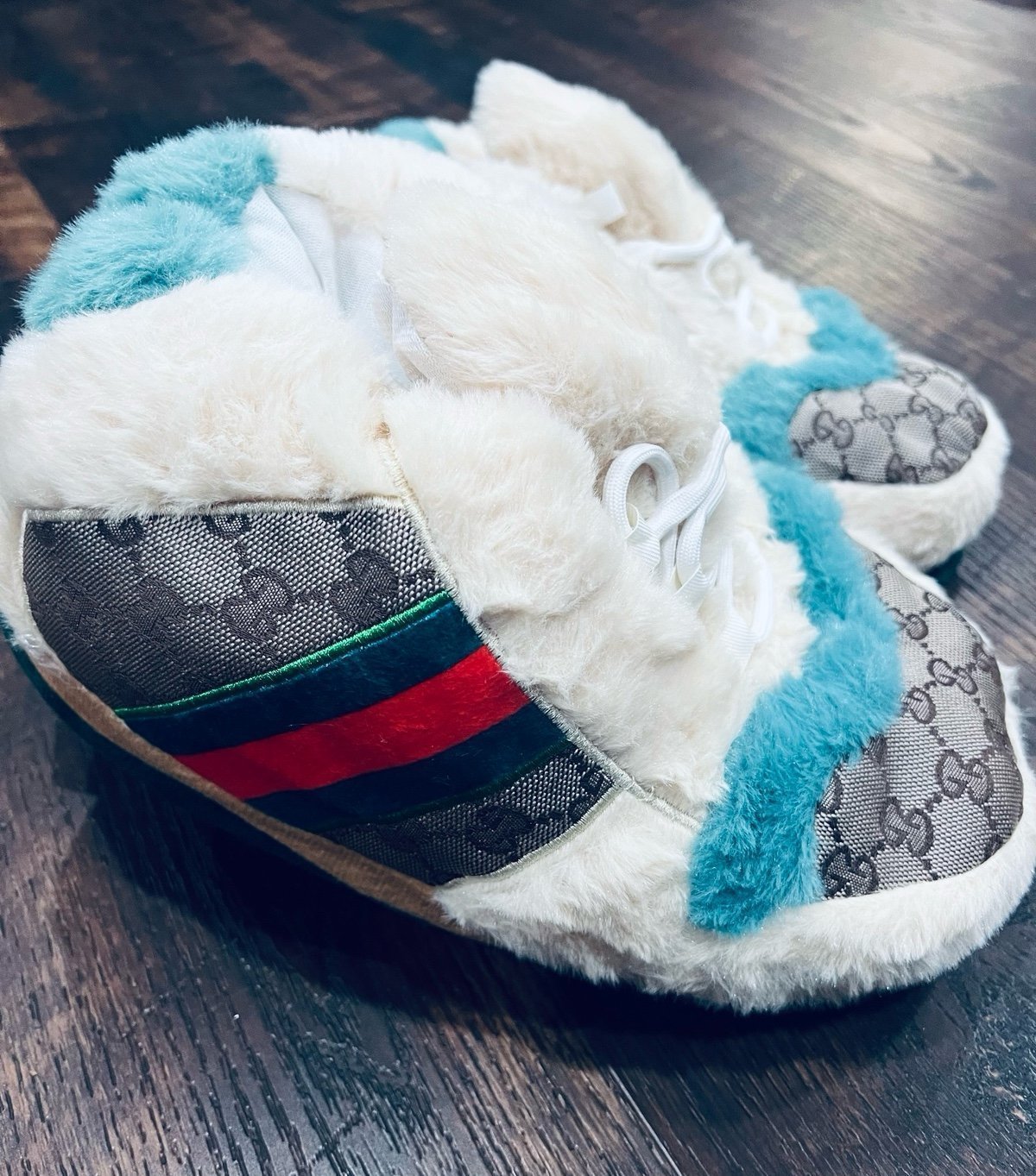 LOW TOP FLUFFY SNEAKERS SLIPPERS
