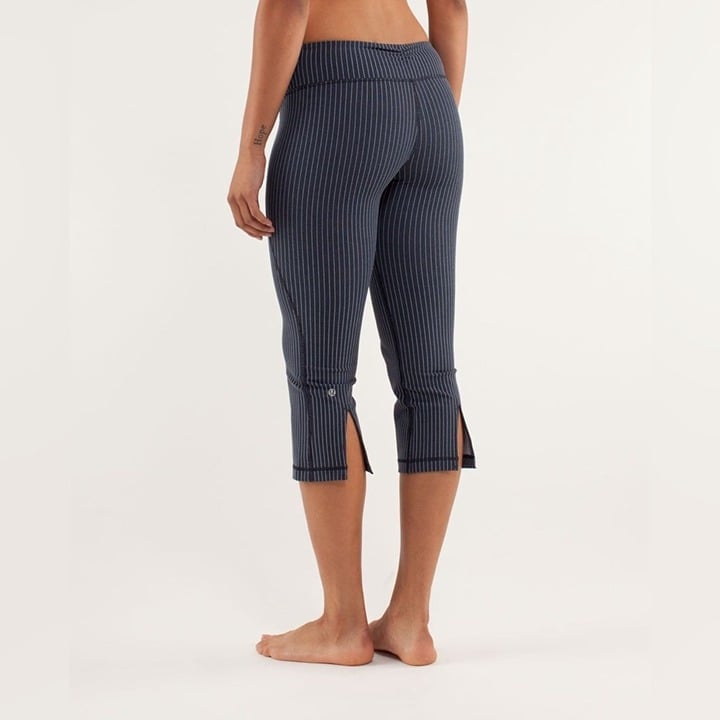 Lululemon Gather & Grow Cropped Pants in Inkwell Stripe Size 8