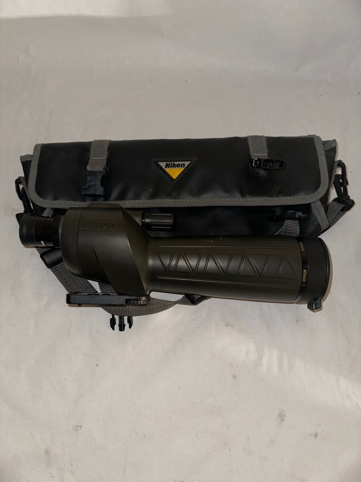 Nikon Fieldscope 15x30x45 Good With Case Green lens cover damaged SHIPS FREE