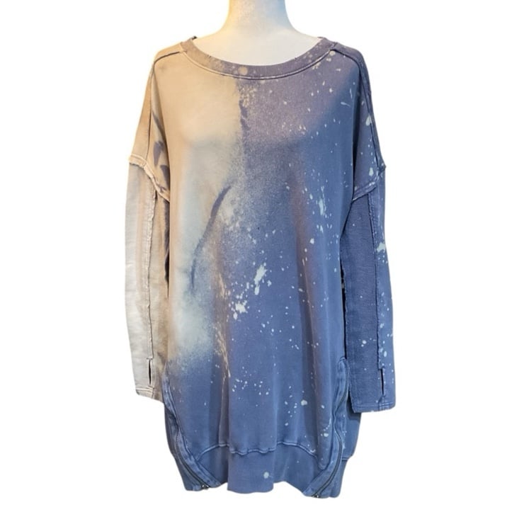 Free People ONE OF A KIND Blue Bleached Pullover Sweatshirt Pockets Thumbholes M
