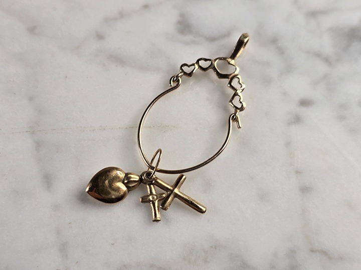 Womens Vintage Estate 14K Yellow Gold Heart Cross Charm Pendant 1.3g E4838