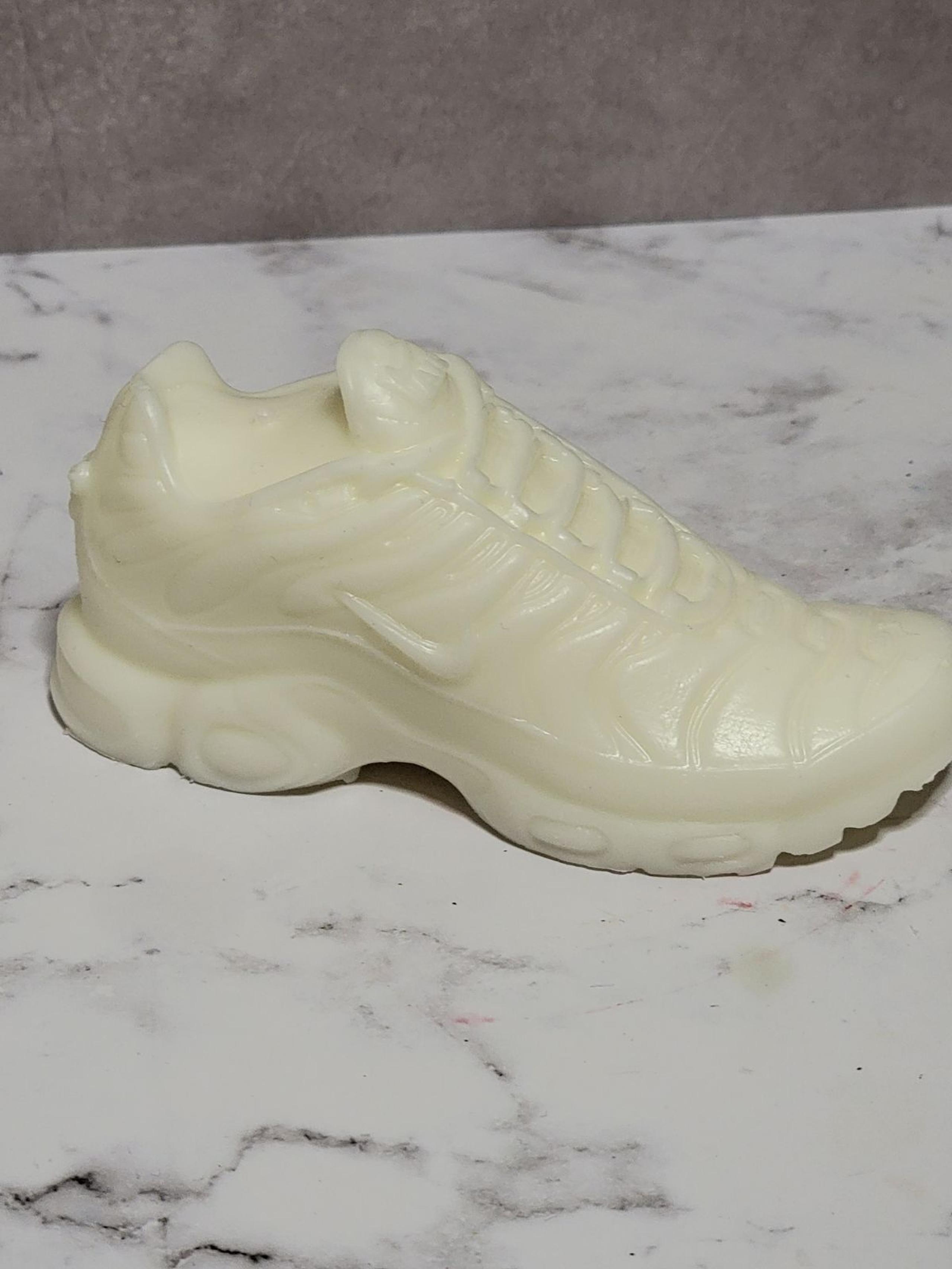 Nike Air Max Plus candle