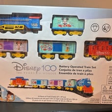 Lionel Disney 100 Battery Operated Train Set 712093 Years Of Wonder 29pcs New