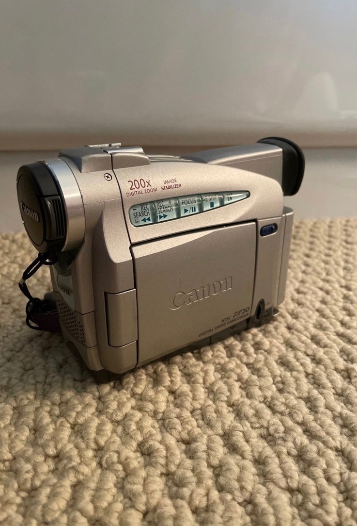 Canon ZR20 Mini DV Camcorder