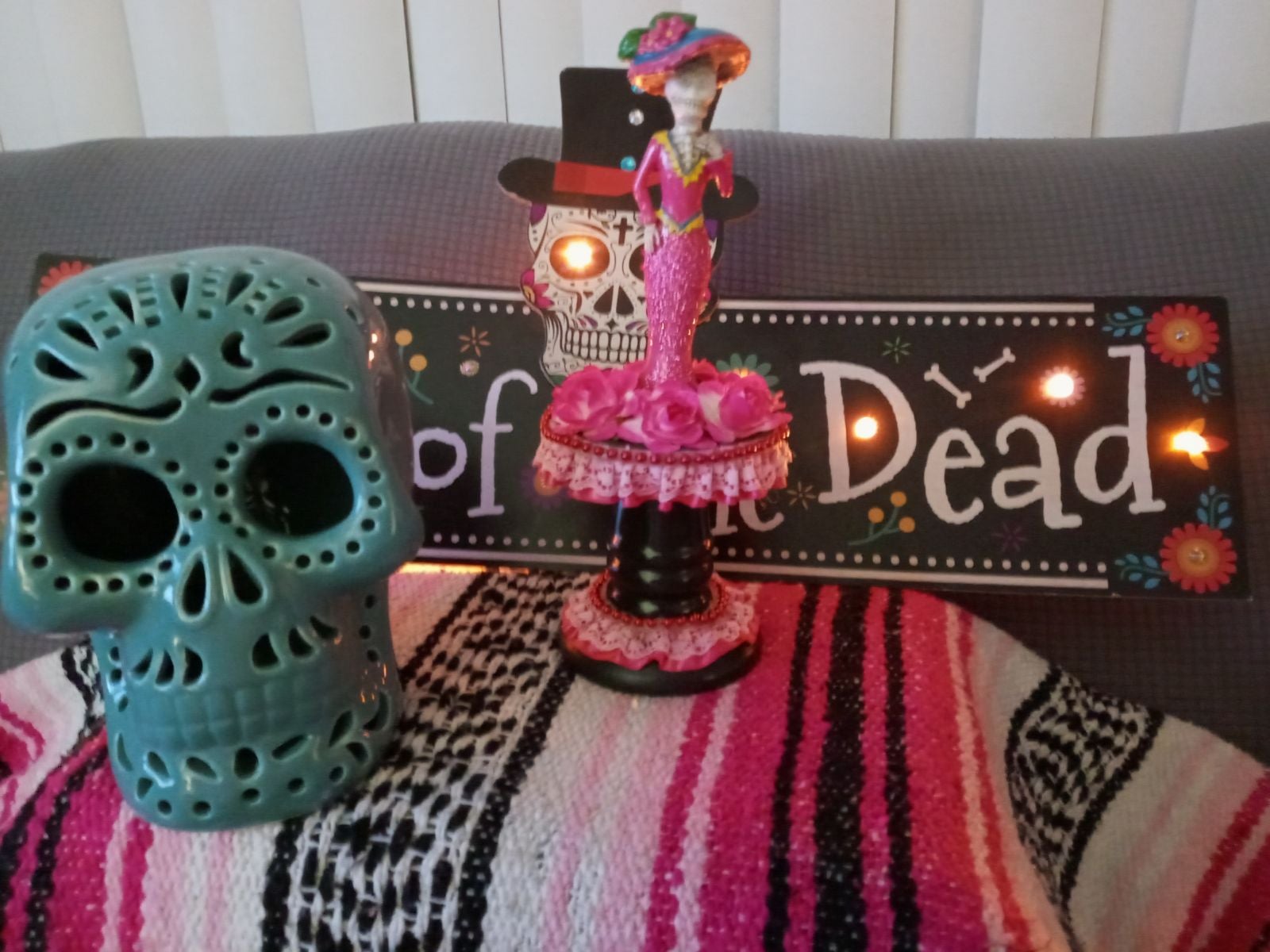 DIA De Los Muertos Catrina W/Roses