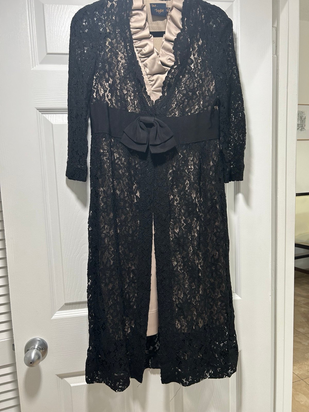Elegant champagne dress, size 8