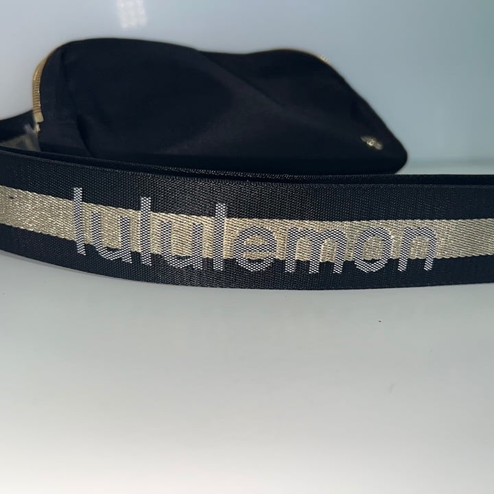 Black & Gold Everywhere Belt Bag Crossbody – NWT, Chic & Versatile