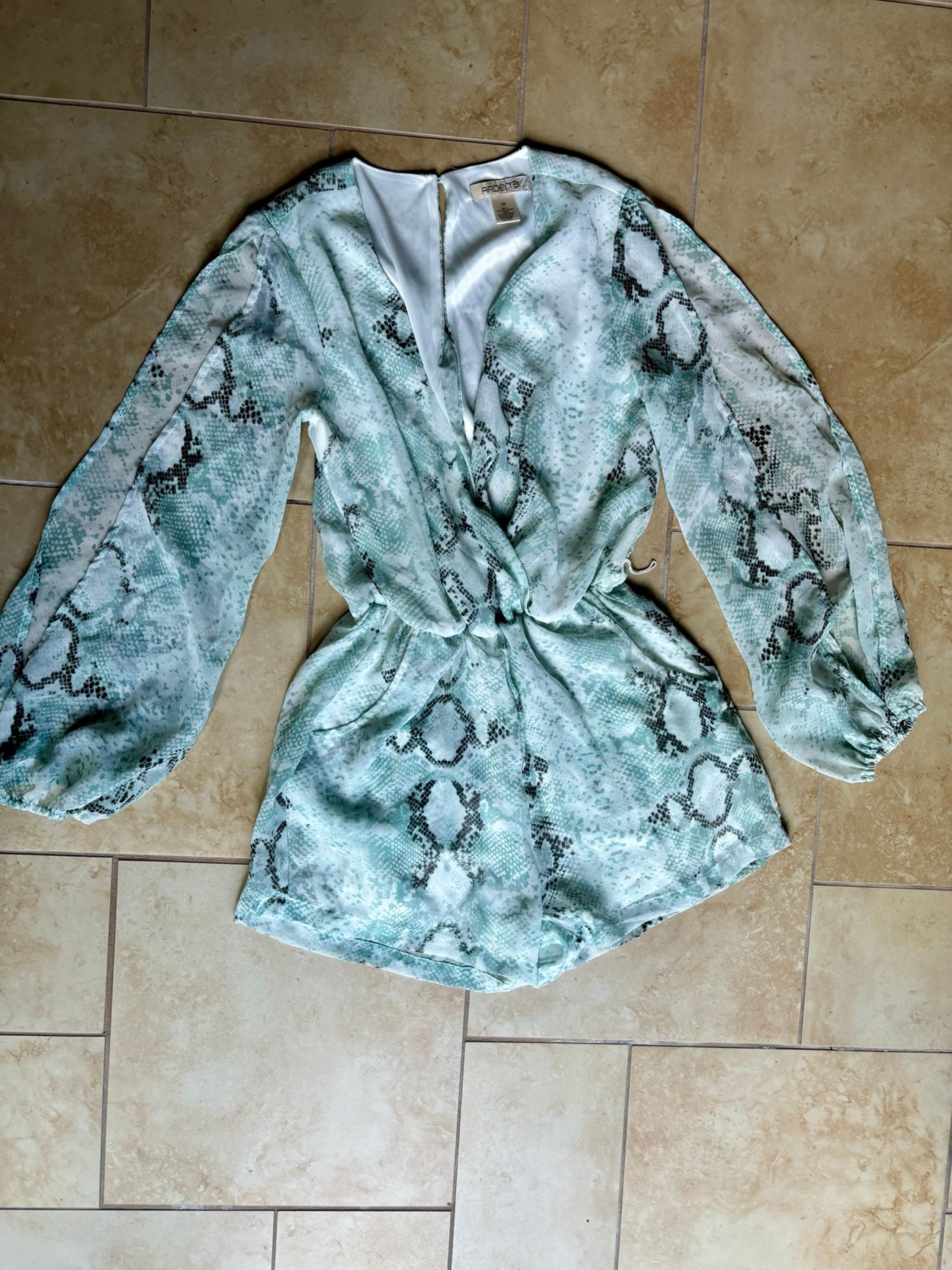 Arden B light blue Animal Print dress shorts women XS Pocket Long Sleeve Lining