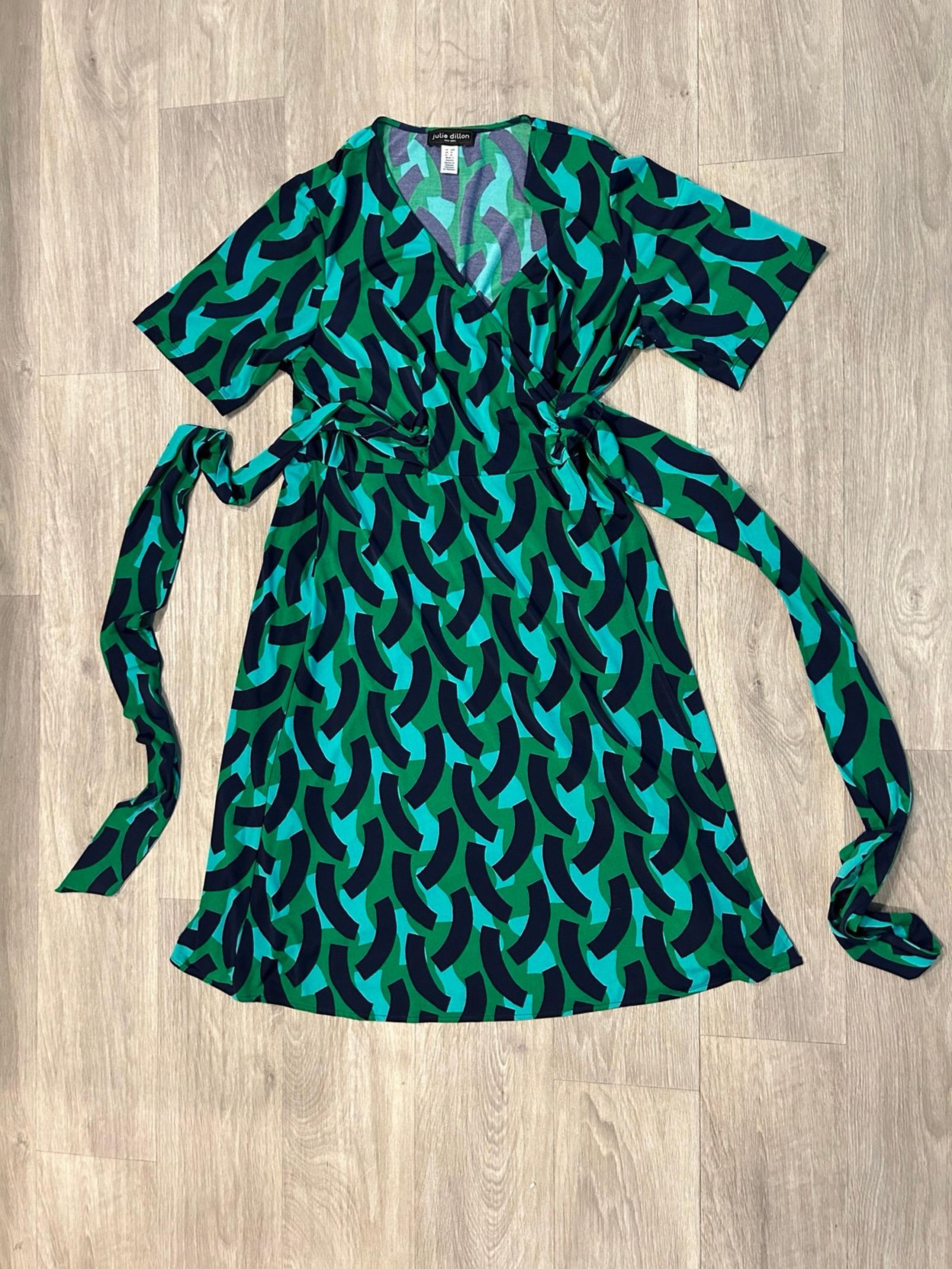Women’s Dress 14W