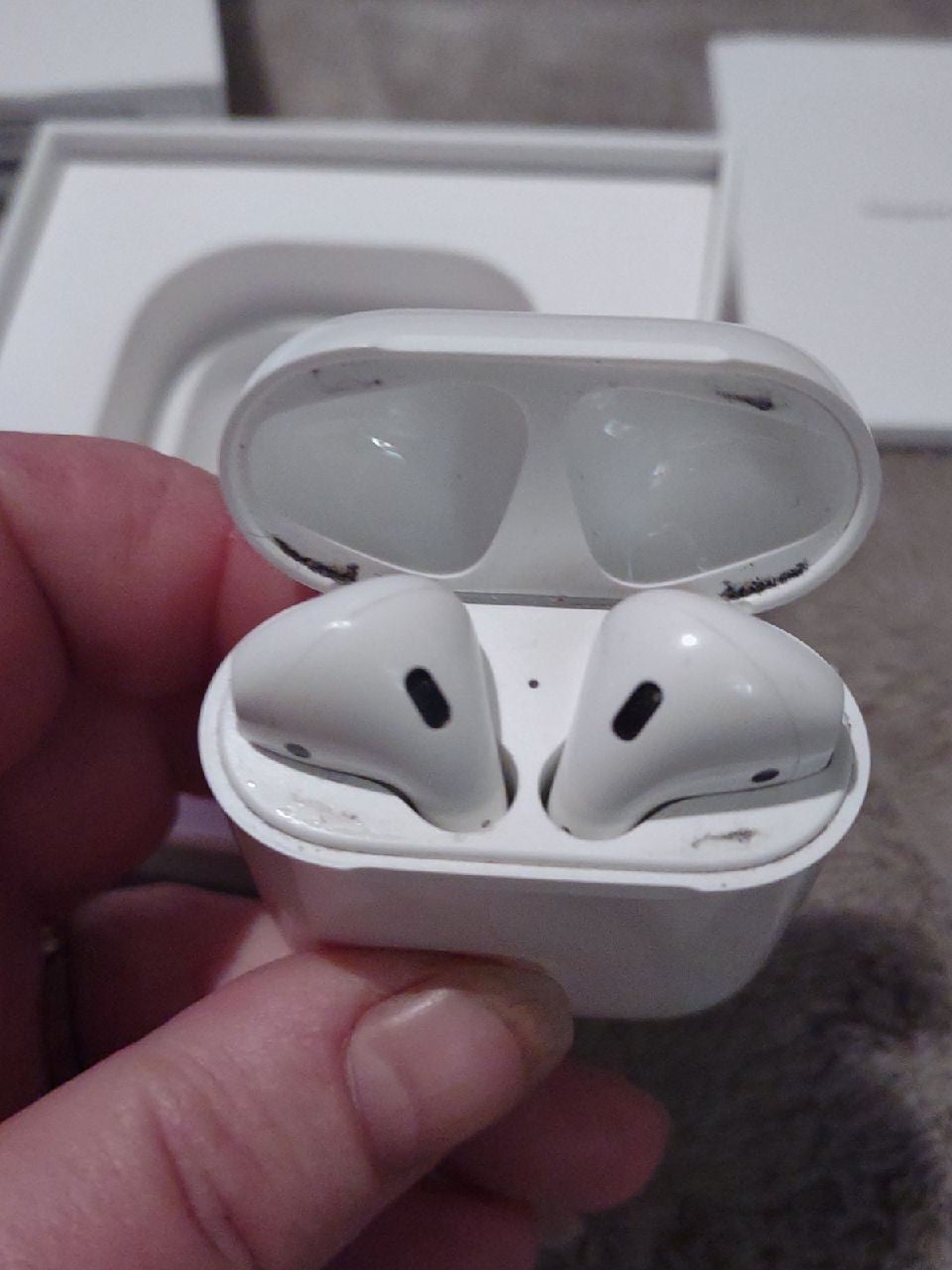 Apple AirPods (2nd generation) Plus protective case