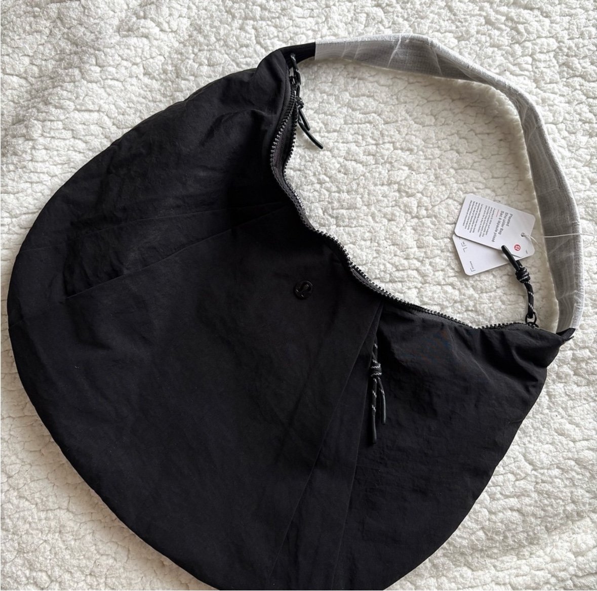 Lululemon Pleated Shoulder Bag 10L Black | eBay