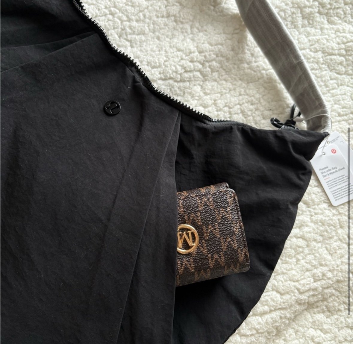 Lululemon Pleated Shoulder Bag 10L Black | eBay