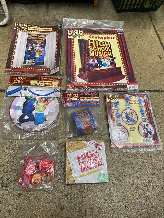High School Musical birthday party decorations and balloons
