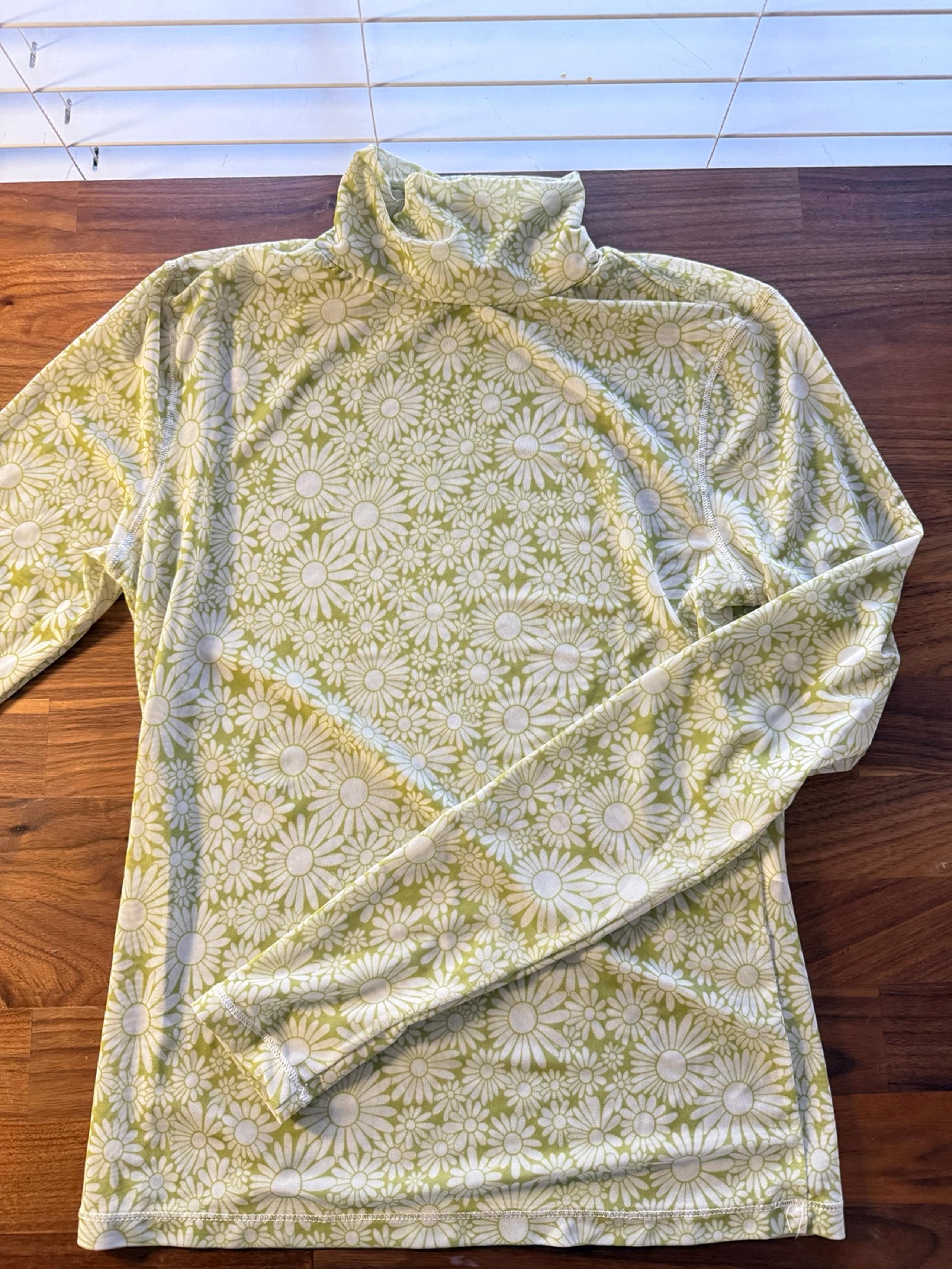 Levi’s mesh top