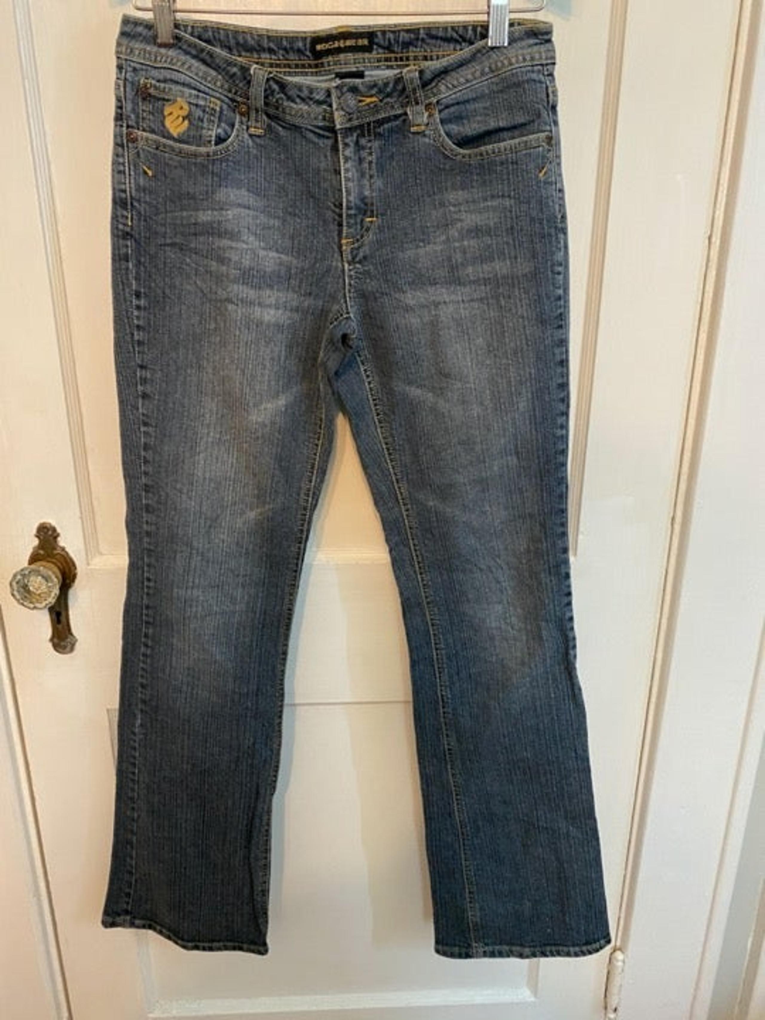 Rocawear women's jeans bootcut Yellow Stitching Size 7/8 98% cotton 2% spandex