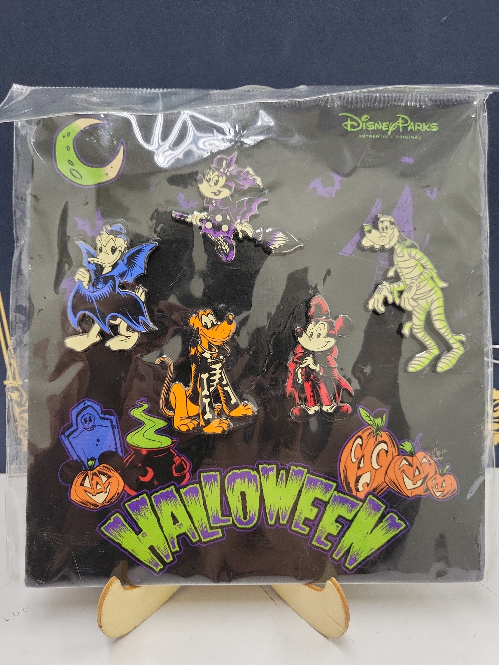 Disney Parks Halloween 5 Pin booster 2017 mickey mouse Pluto Donald goofy dssh