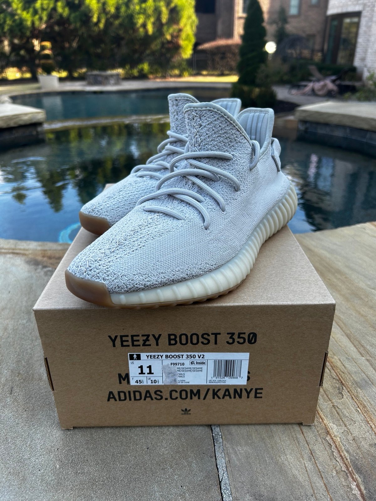Yeezy Adidas Boost 350 V2 in Sesame