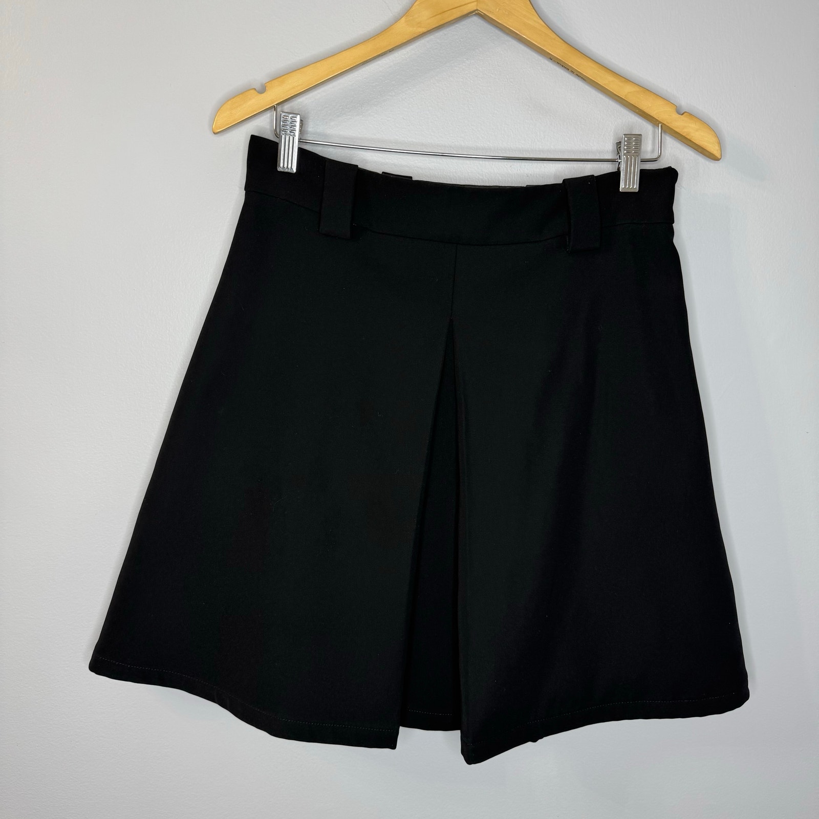 Louis Vuitton Uniform Skirt Luxury Black Front Pleated classic Women's Size 38 M
