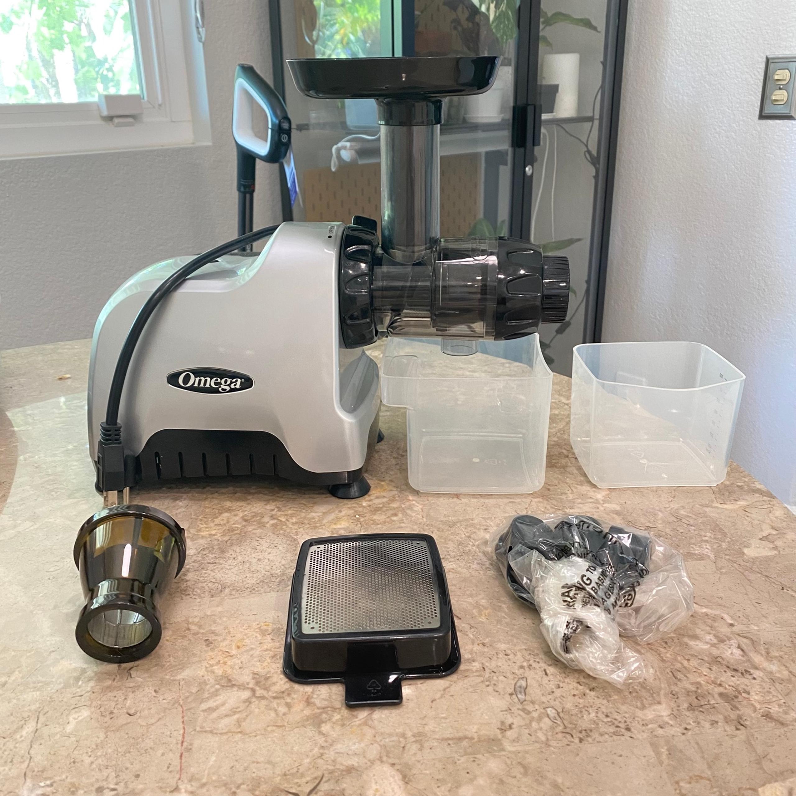 Omega Compact Nutrition System Horizontal Juicer - CNC80S