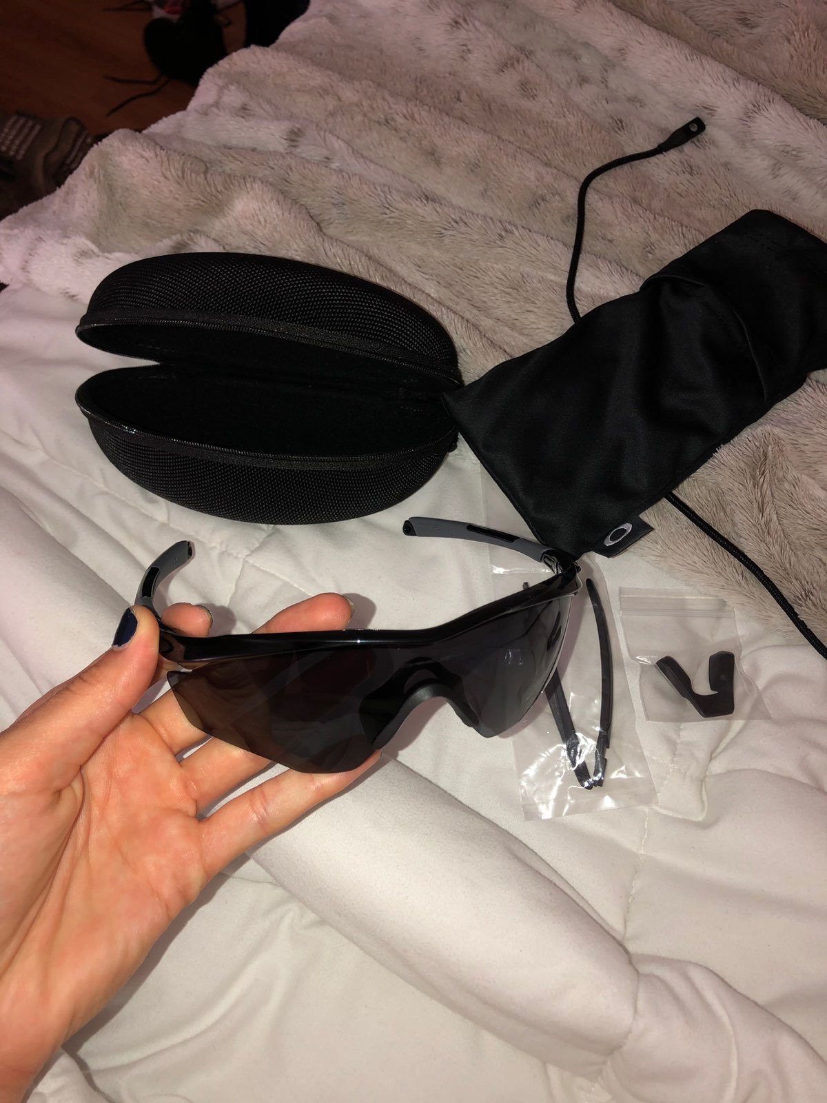 BRAND NEW OAKLEY SUNGLASSES