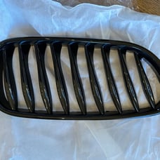 BMW Z4 E85/E86 Front Left Grille Gloss Black