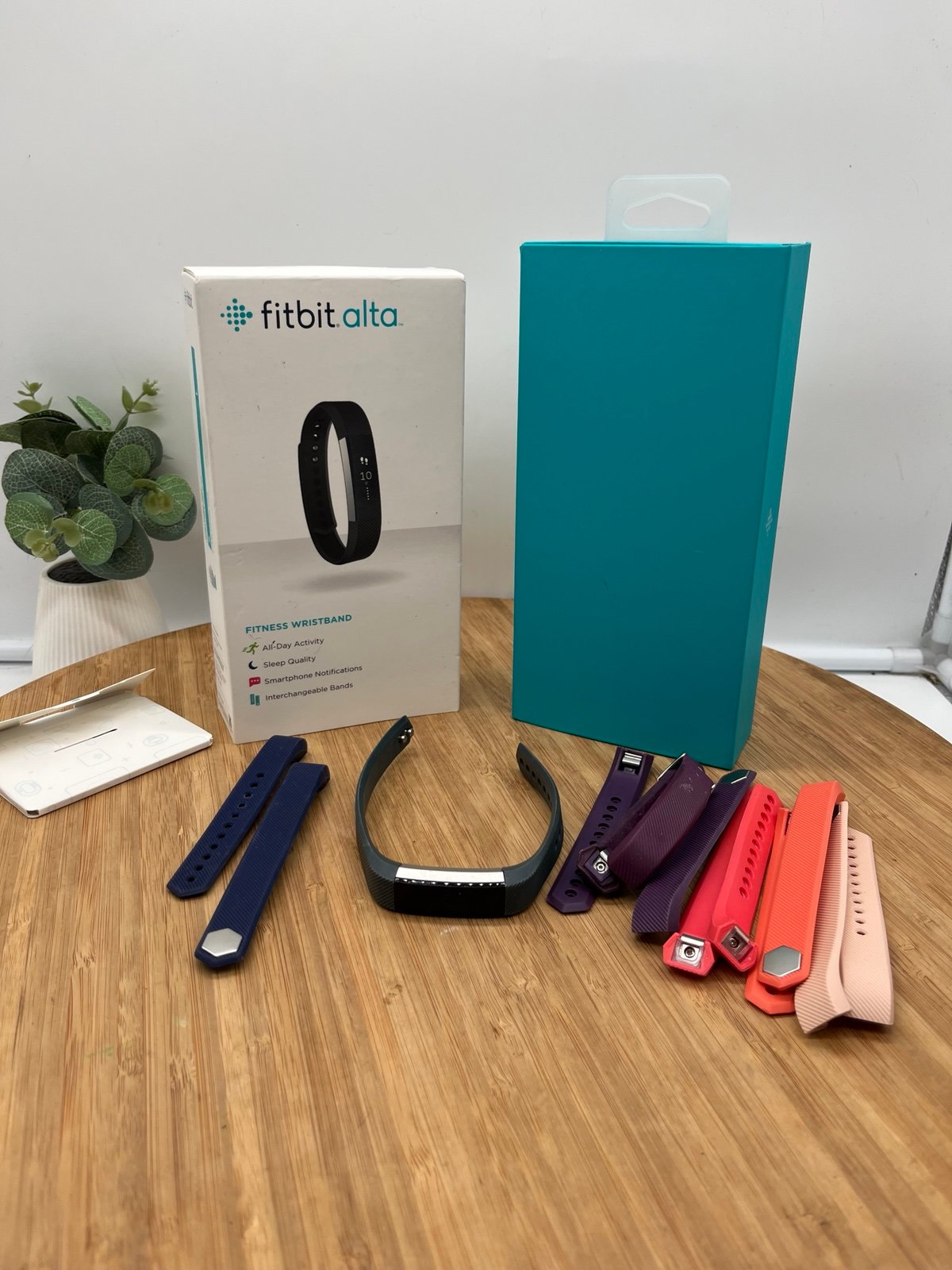 Fitbit Alta Fitness Wristband In Box With Straps Bundle. Please see all pictures