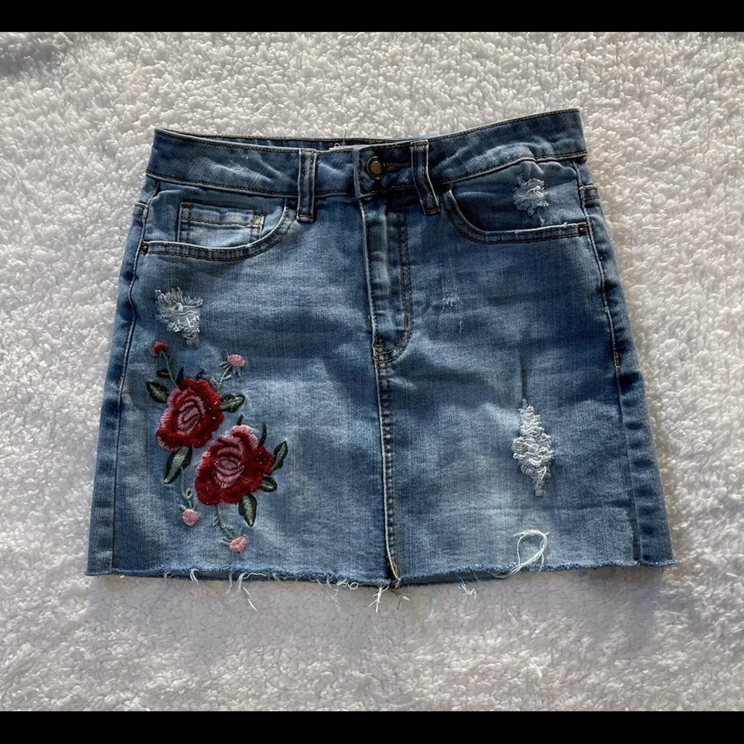 Angel Kiss Mini Denim Jean Skirt Distressed Embroidered Roses Raw Hem, Sz S