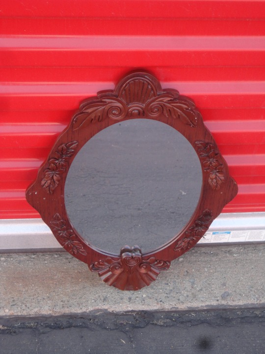 DECORATIVE MIRROR