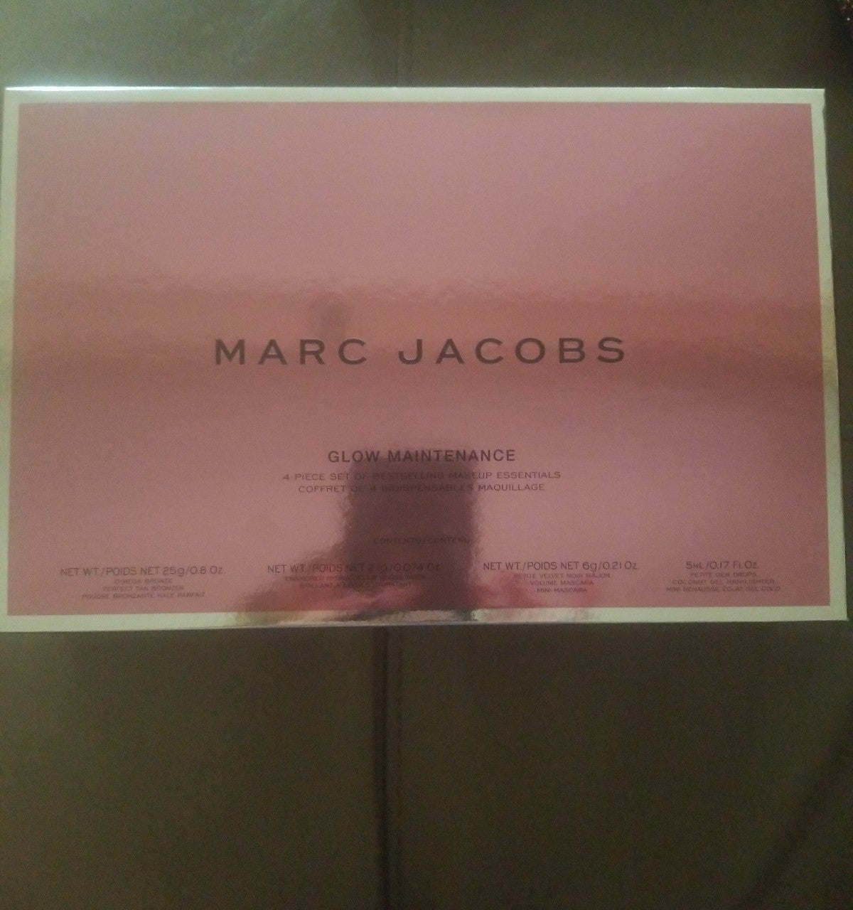 Marc Jacobs Glow Maintenance