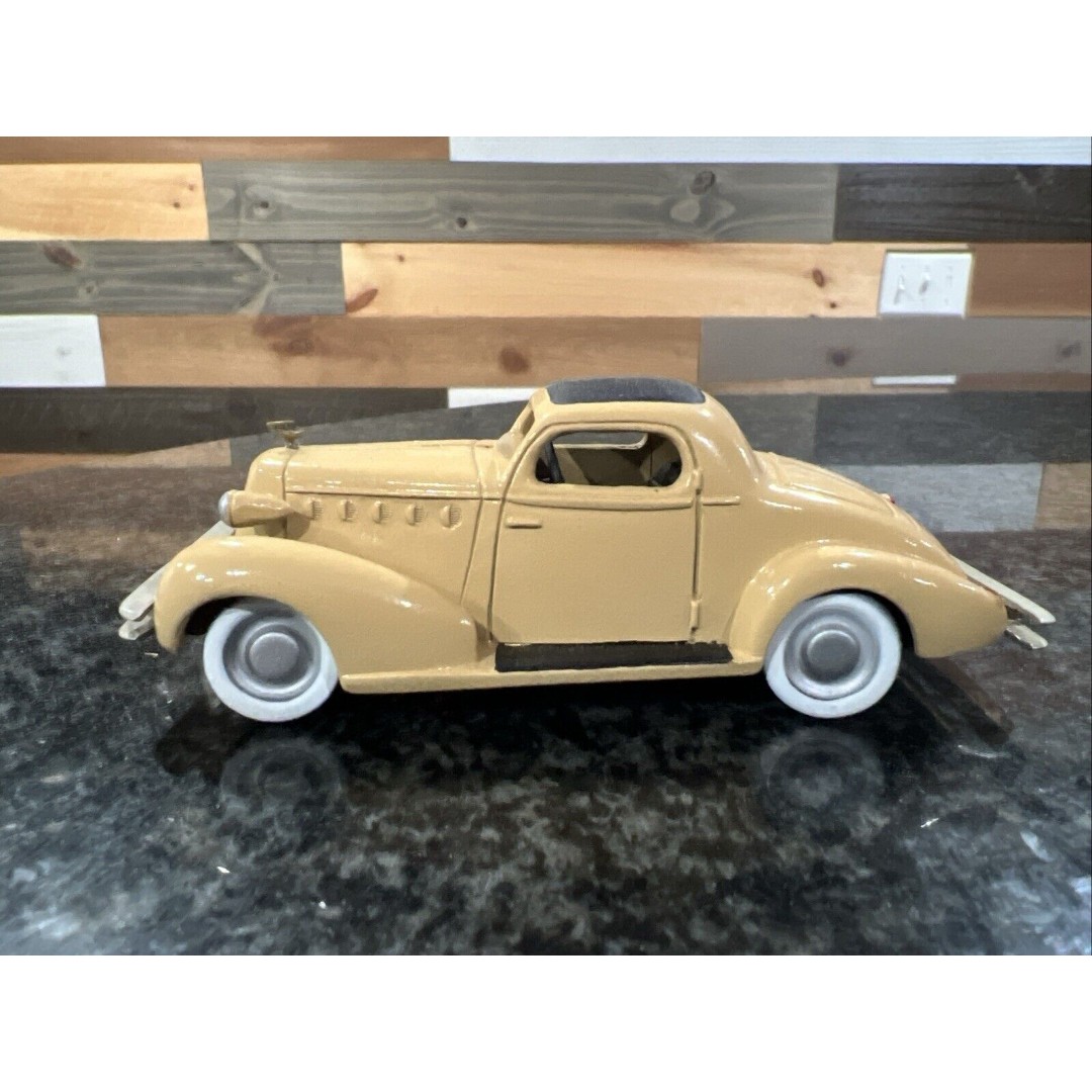 MMV Nostalgic Miniature 1934 LASALLE white metal diecast 1:43