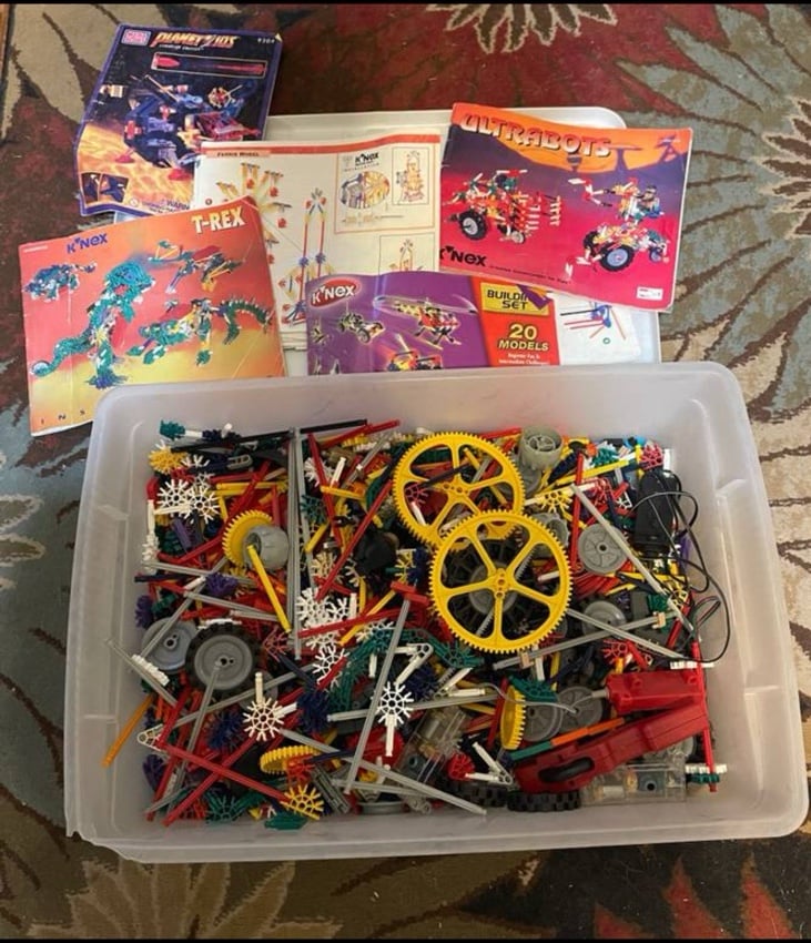 K’NEX building fun!!