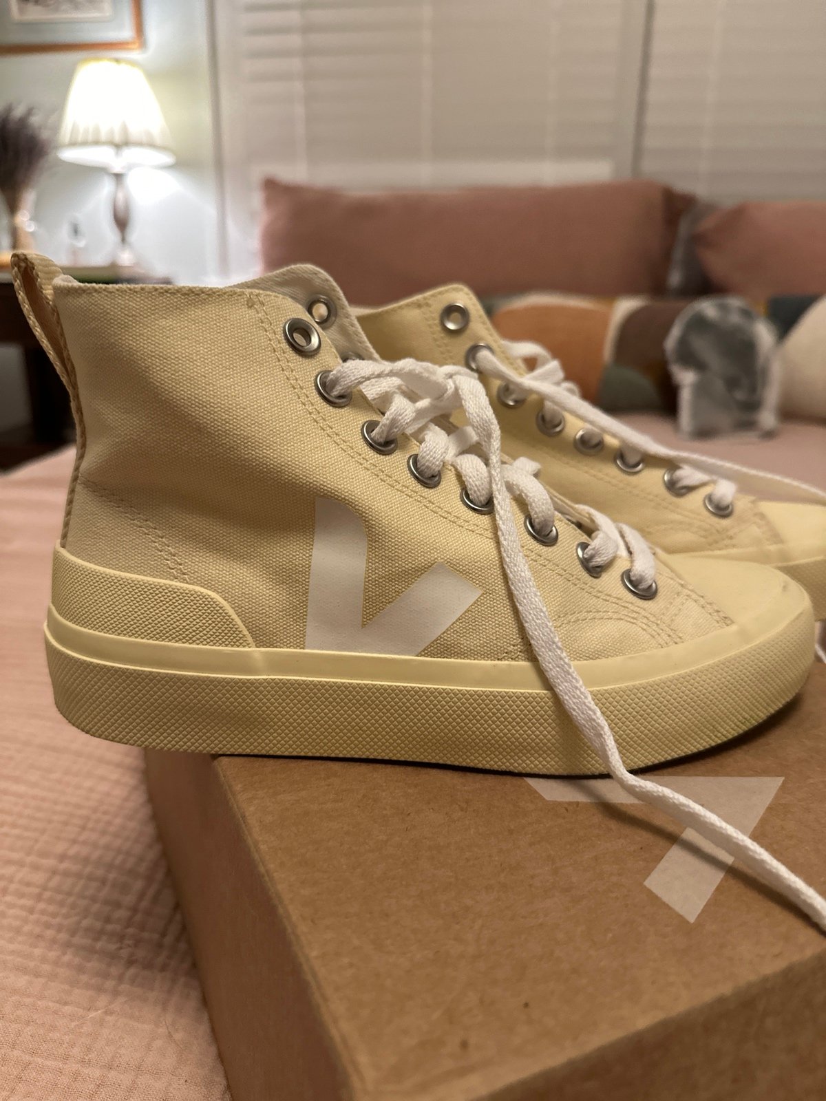 Veja Watta II Canvas Butter Whitewomens 36 size 5
