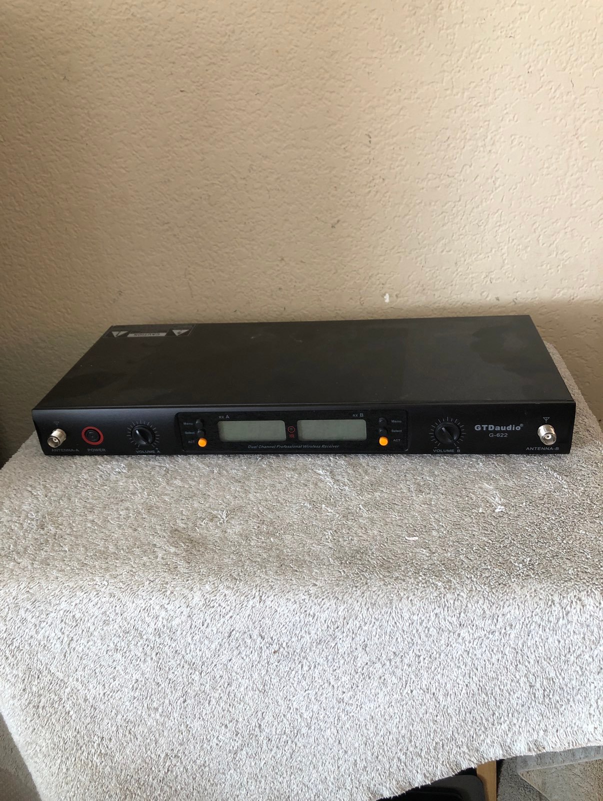 GTDaudio G-622 Professional Dual 2 Channel Wireless Microphone System