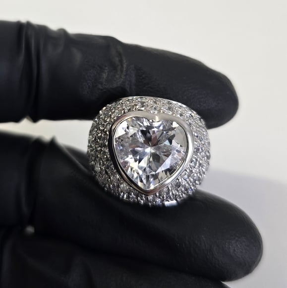Elegant Silver Heart Ring