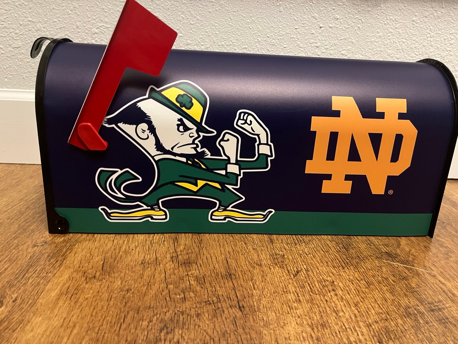 Notre Dame Fighting Irish NCAA CUSTOM Mailbox Logo US Mail 19” Mail Box New