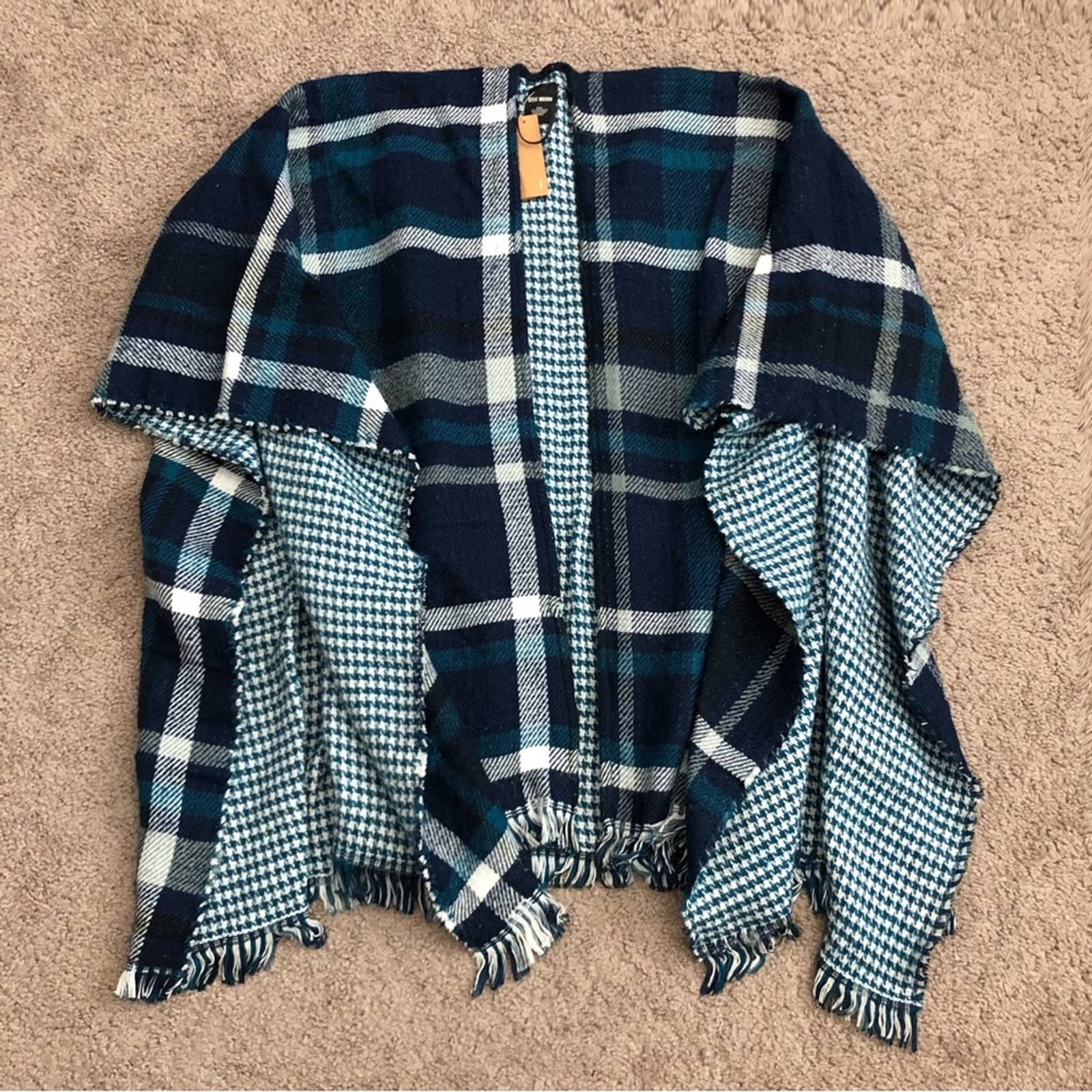 Steve Madden Poncho Sweater Women Knit Blue Plaid Houndstooth Fringe