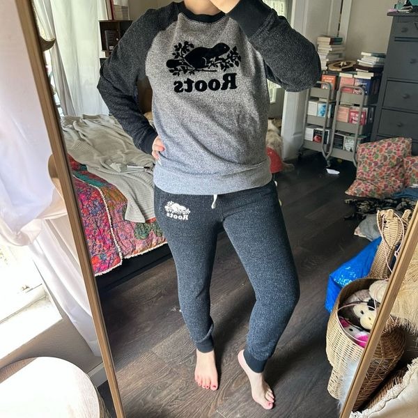 Roots Women’s Small Grey Logo Sweat Set Sweatshirt Joggers