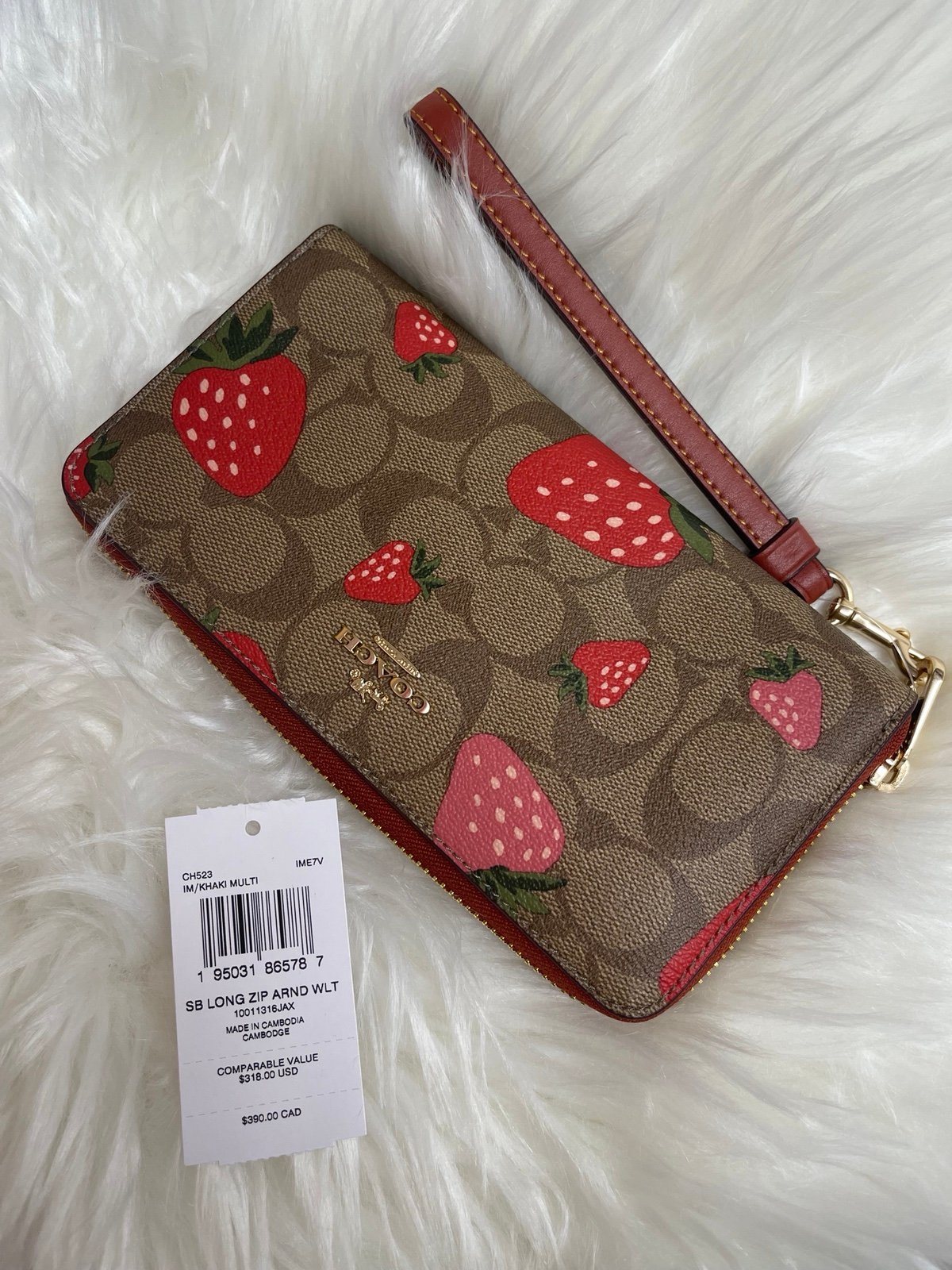 NWT Coach Long Zip Around Signature Wallet With Wild Strawberry Print CH523