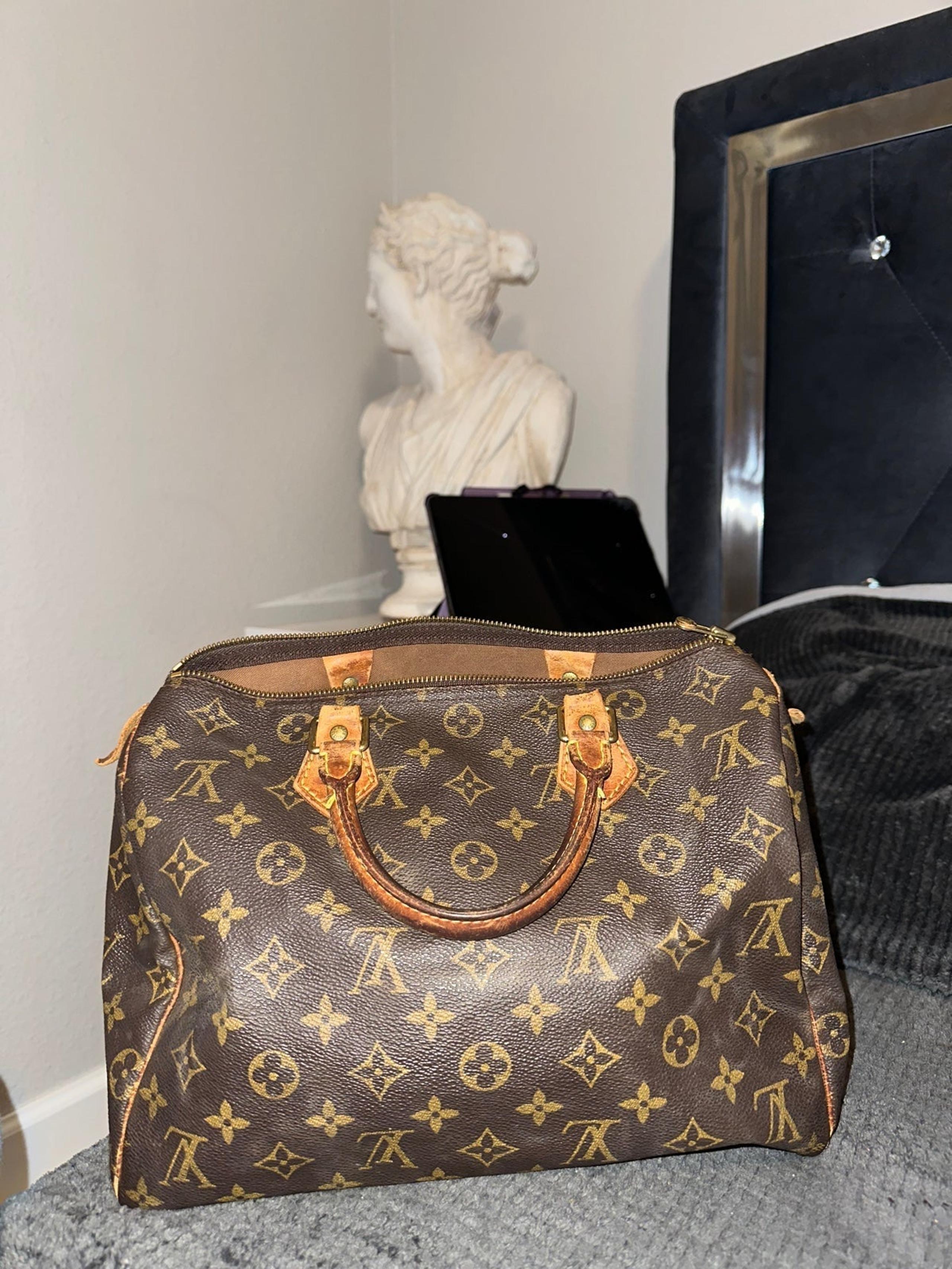 Authentic Louis vuitton speedy bag