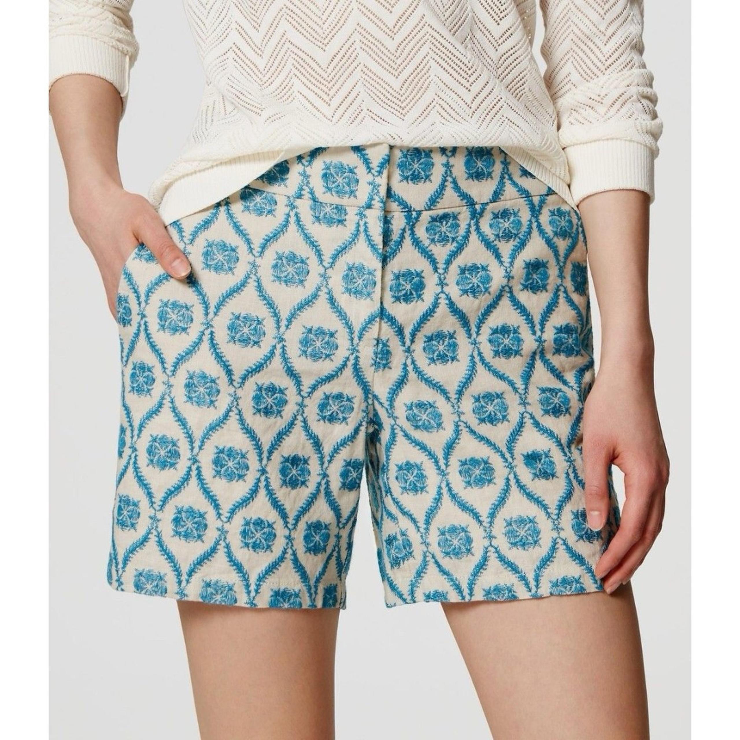 Ann Taylor LOFT The Riviera 100% Linen Shorts Sz 8 Blue White Geo 6" Inseam