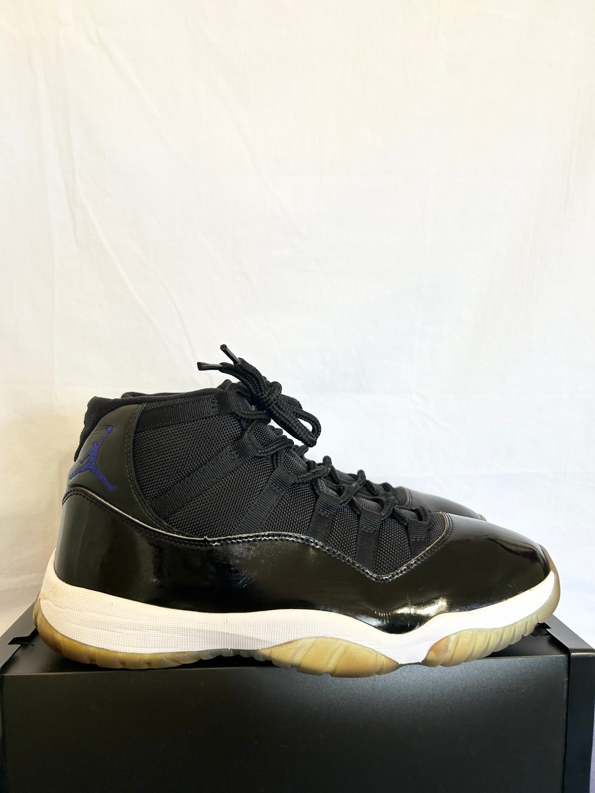 Air Jordan 11 Retro Space Jam Size 11 378037-003 2016 PRE-OWNED