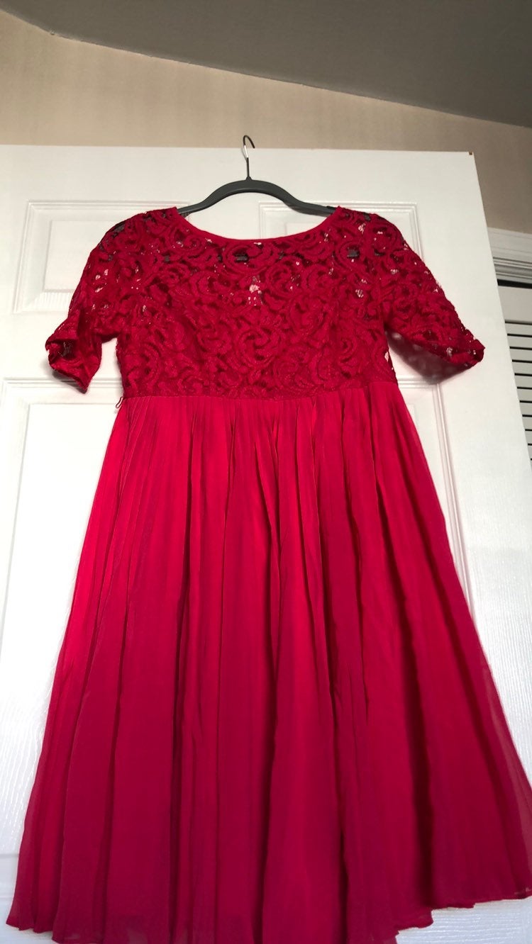 Momo Maternity Fuchsia Lace Dress