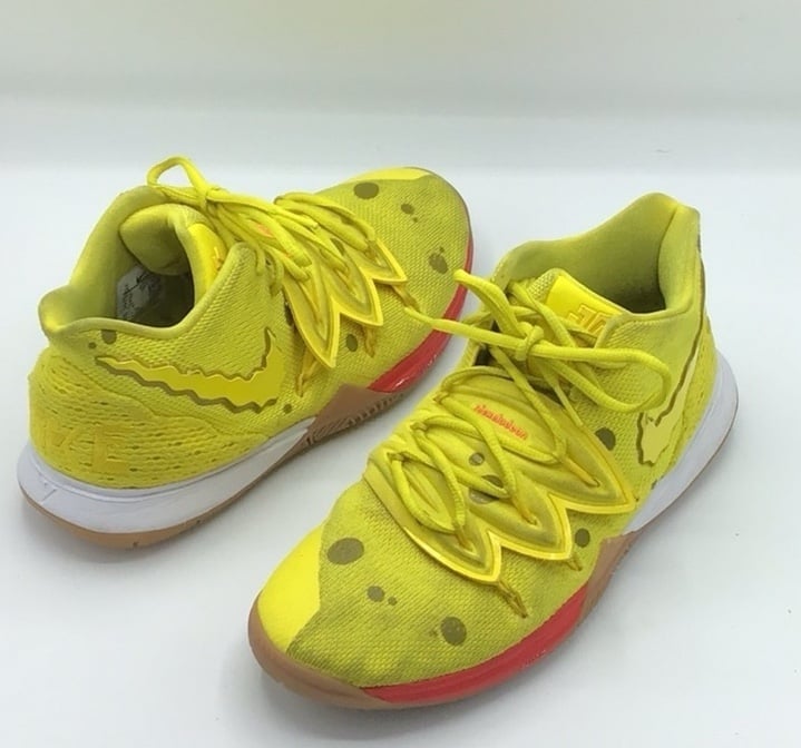 Nike SPONGEBOB SQUAREPANTS X KYRIE 5 Size 7Y