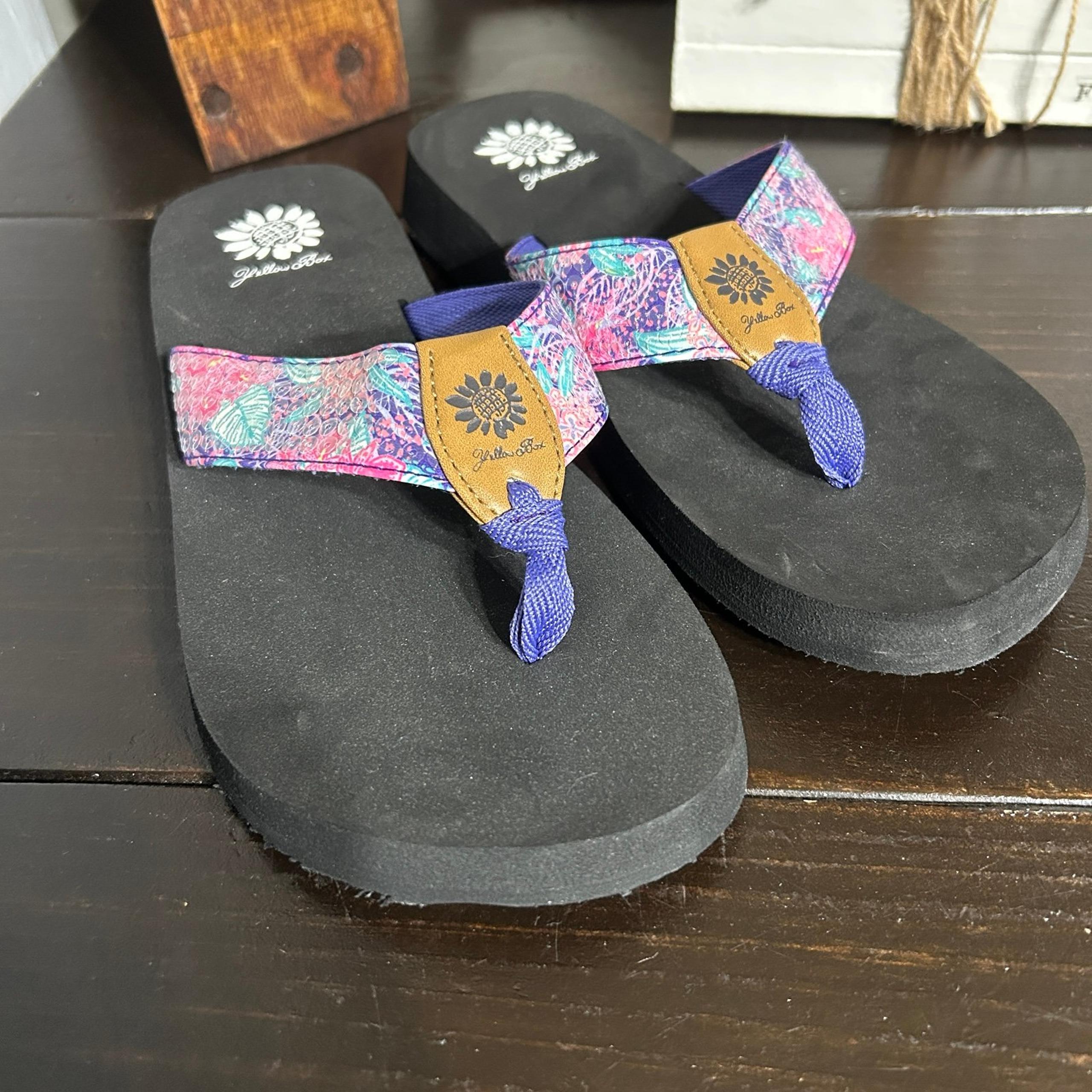 Yellow Box Women’s Sandals Flip Flops - Size 9 - Pink and Purple - Like New